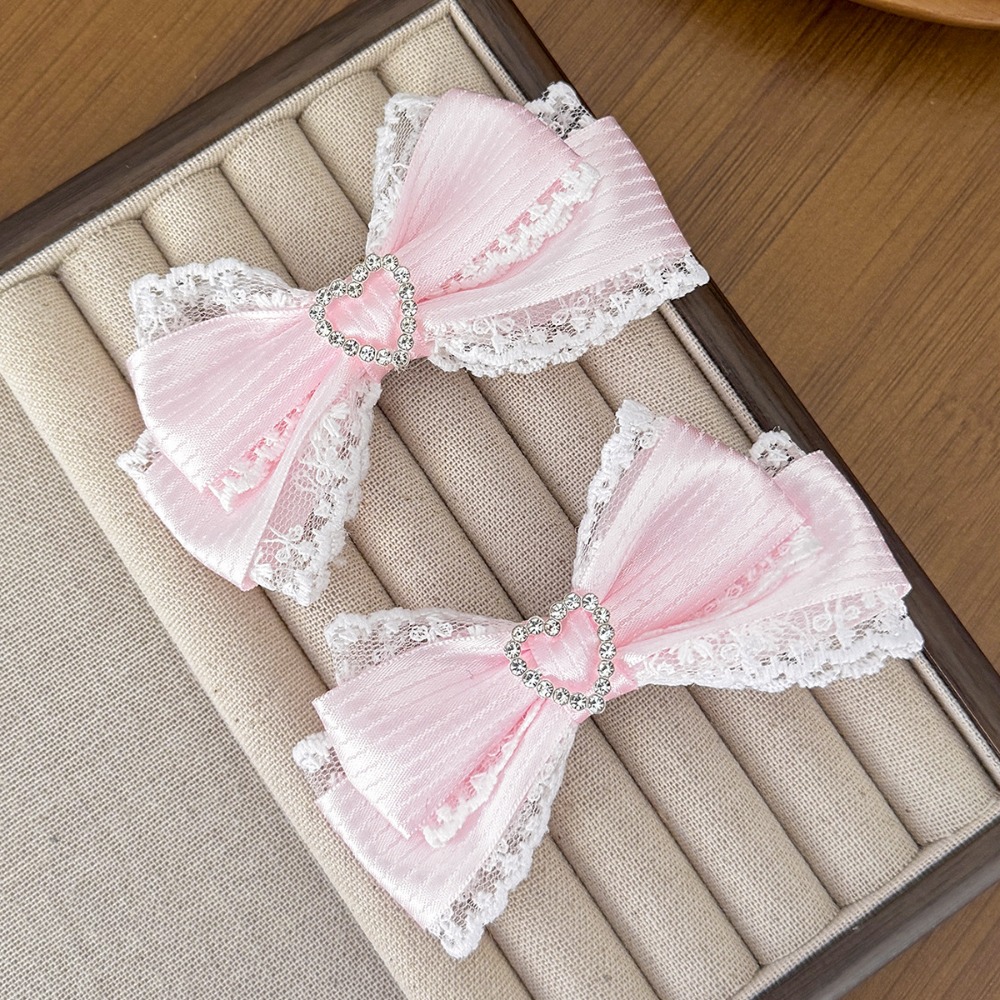 Lace Ribbon Trim - 1 คู่ กิ๊บติดผมโบว์ริบบิ้นผ้าซาติน ประดับลูกไม้ลายหัวใจ กิ๊บติดผมลูกไม้ กิ๊บโลหะ